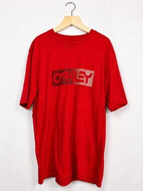 Oakley Men’s Red Graphic T-Shirt Medium Regular Fit